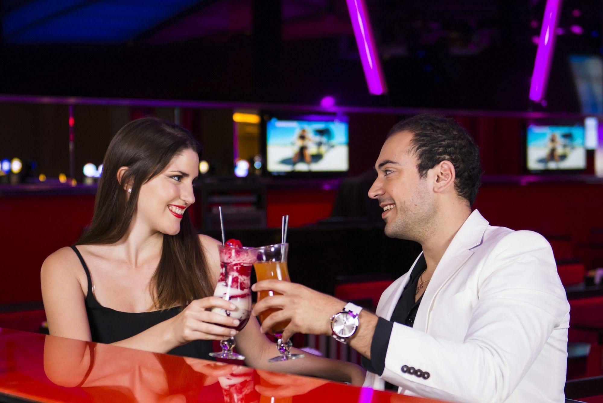 ניוקואן Hotel Casino Magic מראה חיצוני תמונה